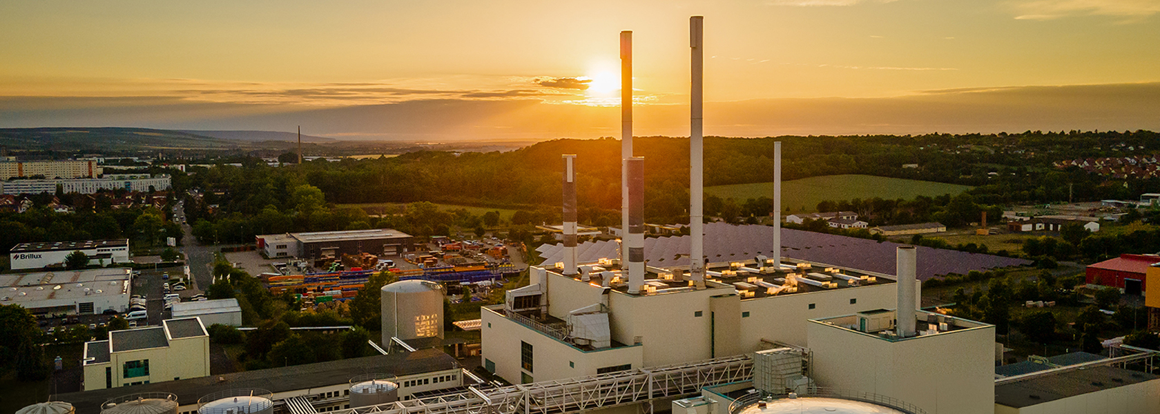 Die Gas- und Dampfturbinenanlage bei D&auml;mmerung