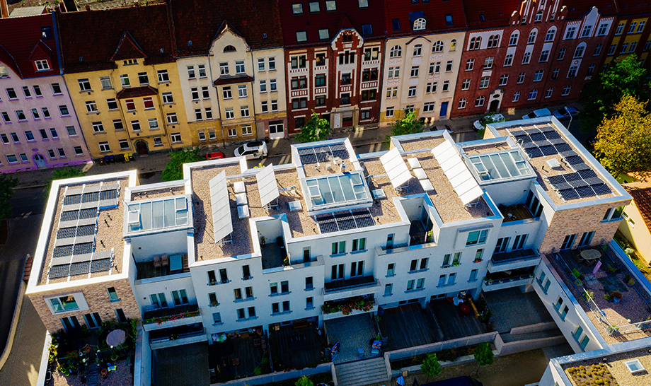 Die Mieterstromanlage auf den Auenhöfen in Erfurt. Die Mieterstromanlage auf den Auenhöfen in Erfurt.